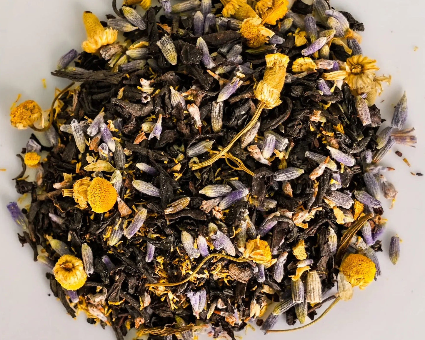 Loose-leaf Earl Blanco floral Earl Grey tea blend with black tea, lavender, and chamomile.